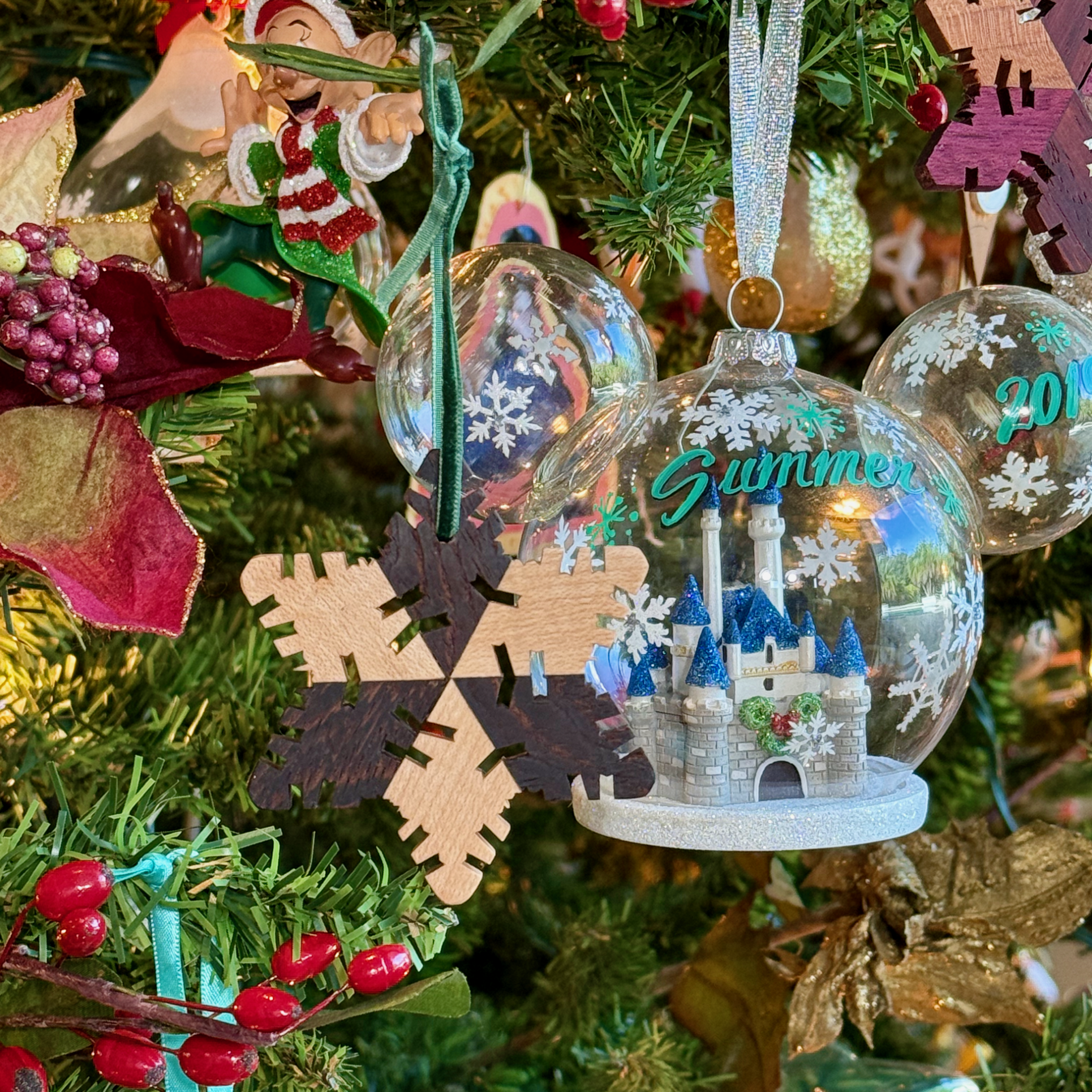 Christmas ornament snowflake 